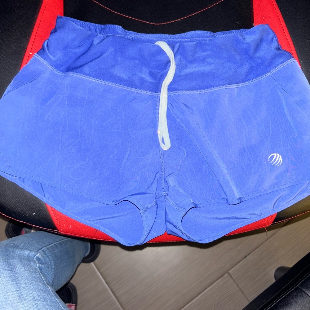 Women’s shorts, size small
